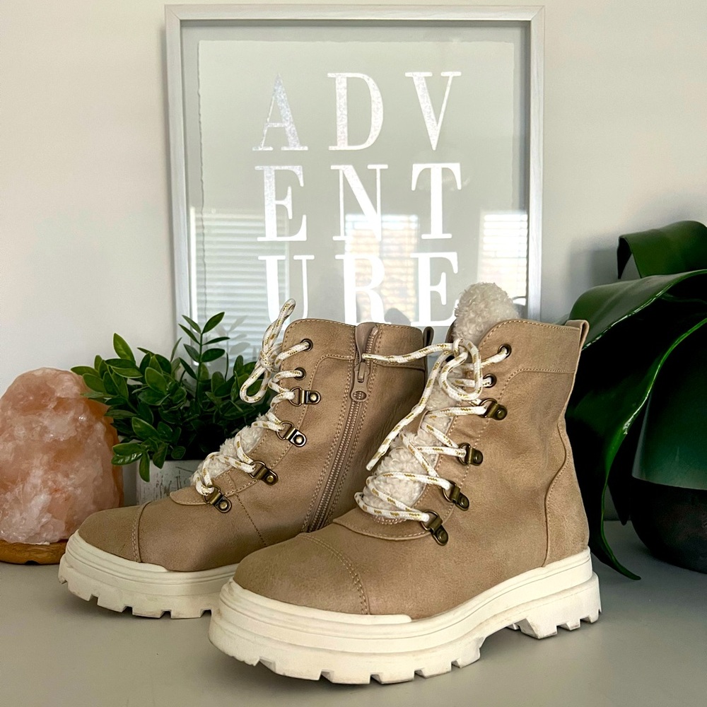 Boots size 6.5